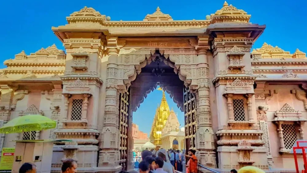 Sri Kashi Vishwanath Temple: Your Guide to Darshan and Jyotirlinga