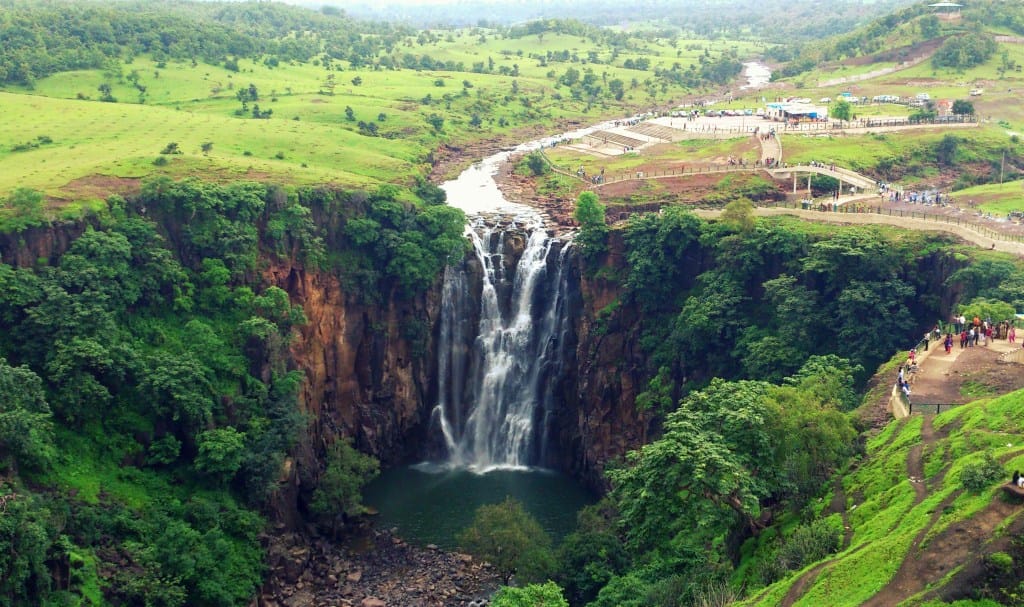 Patalpani_Waterfall