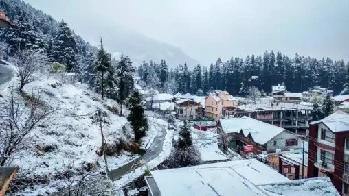 Snow-covered mountains in Shimla and Kufri