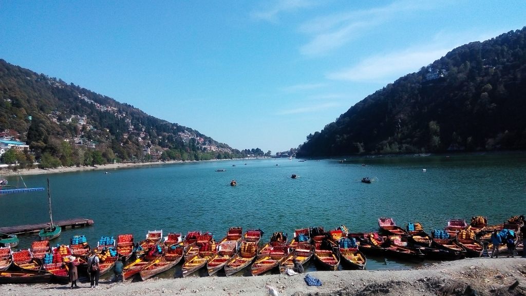 Hill Stations Near Delhi - Naini_lake,_nainital